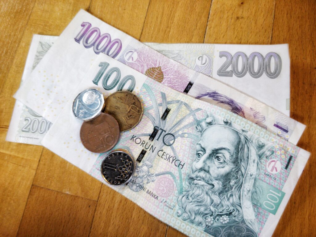 Première fois à Prague, monnaie locale, couronnes tchèques