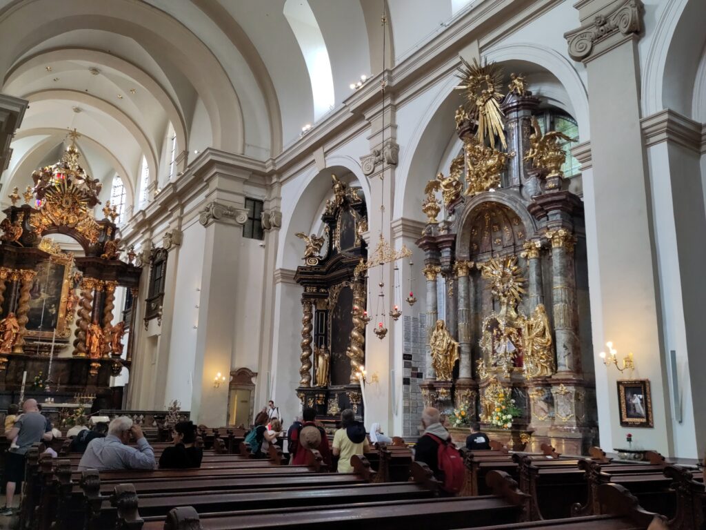 Église des Carmes Petit Jésus de Prague