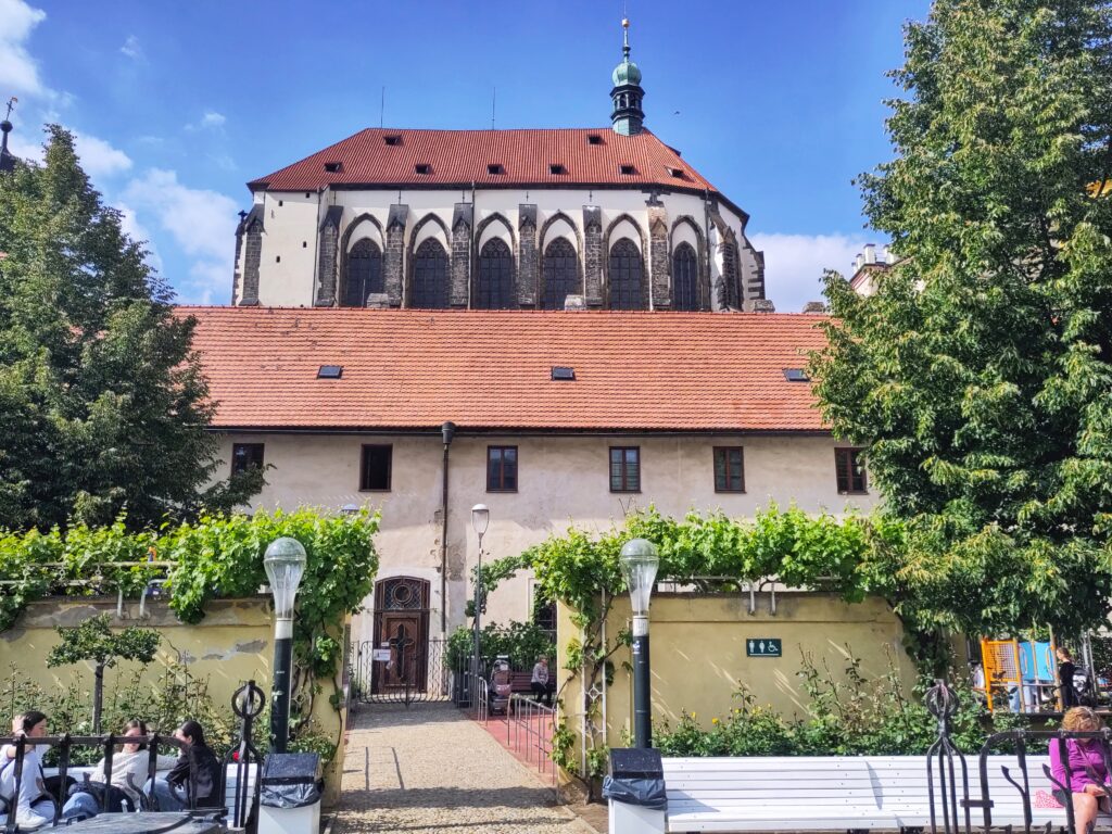 Prague en famille, l'aire de jeu du jardin des fransiscains