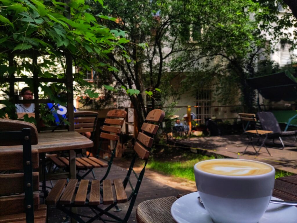 Café dans le quartier de Vysehrad