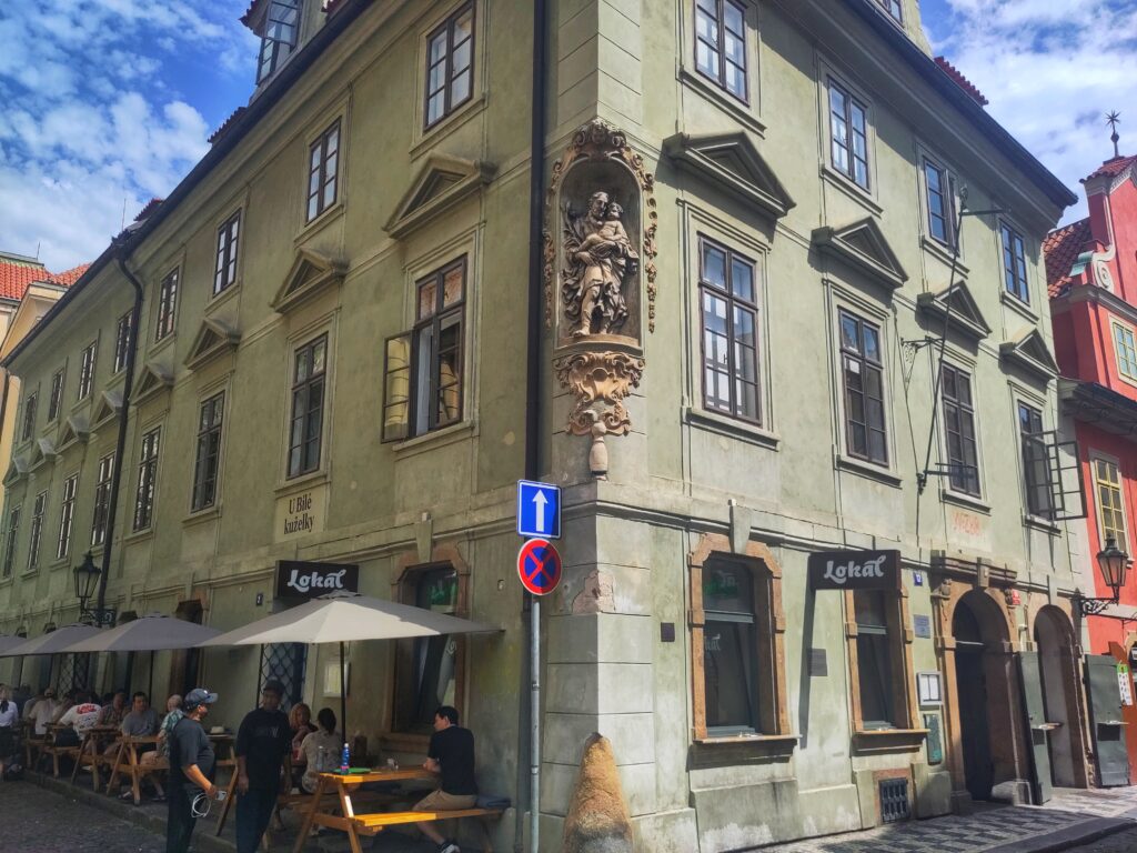 Lokal dans le quartier de Mala Strana à Prague