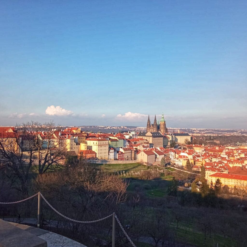 Sports photos à Prague, Notre-Dame des Éxilés